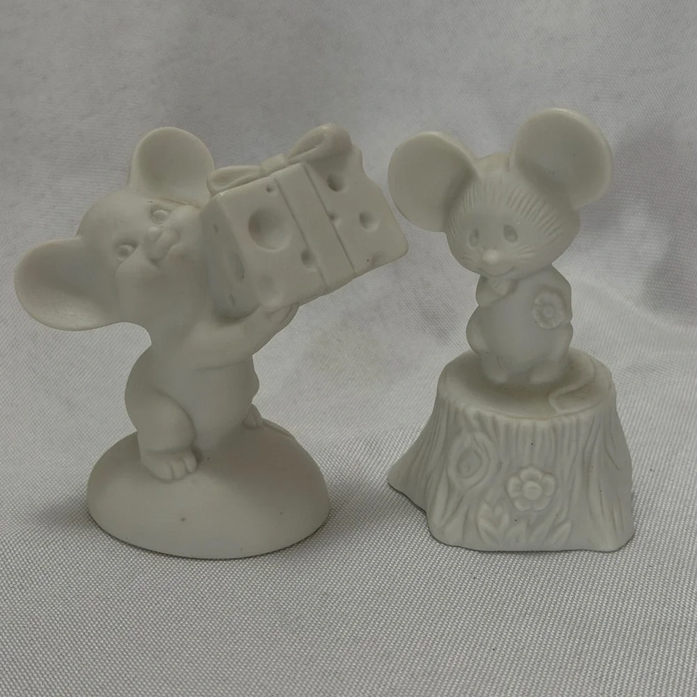 Vintage 1975 Hallmark Bisque Mouse Figurines Set of 2‎ Cottagecore Whimsical